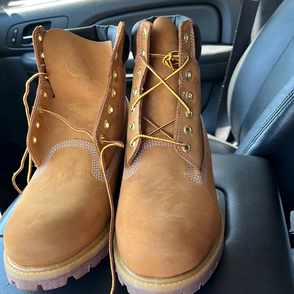 Men’s Timberland Boots New Size 11